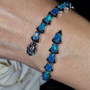 Браслет серебро натуральный голубой опал и чёрная шпинель