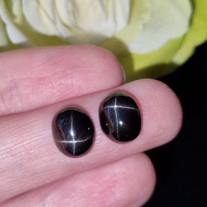 Природный звёздчатый диопсид 11х9 мм