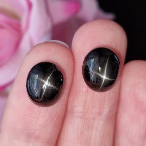 Крупный натуральный звёздчатый диопсид