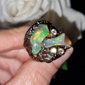 Кольцо серебро натуральный радужный огненный опал
