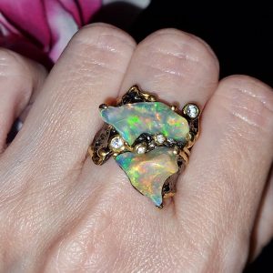 Перстень серебро натуральный радужный огненный опал