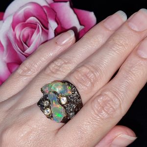 Кольцо серебро природный эфиопский опал