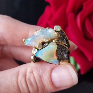 Перстень серебро натуральный радужный огненный опал