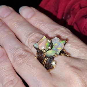 Кольцо серебро природный радужный огненный опал