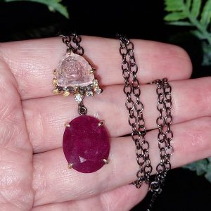Ожерелье серебро природный рубин + турмалин + топаз