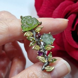 Брошь серебро природный турмалин + родолит + хризолит