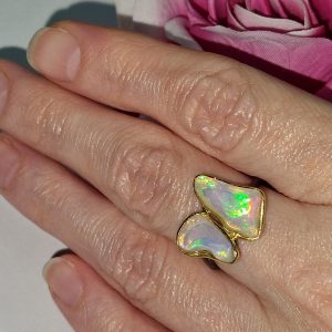 Кольцо серебро природный радужный огненный опал