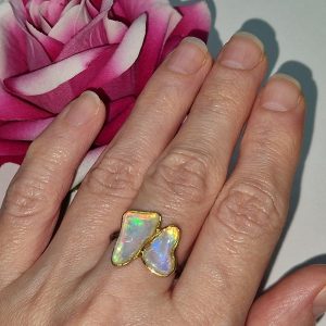 Кольцо серебро натуральный радужный огненный опал