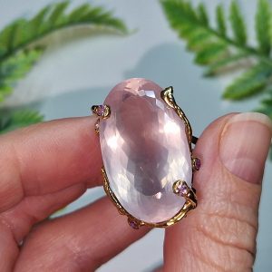 Кольцо серебро природный розовый кварц