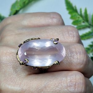 Кольцо серебро природный розовый кварц