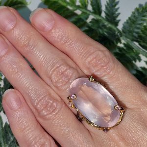 Перстень серебро натуральный розовый кварц