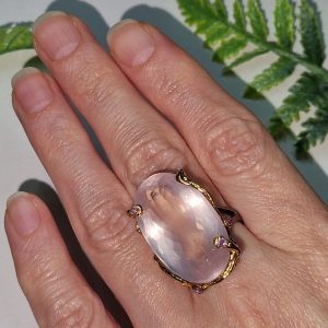 Кольцо серебро природный розовый кварц