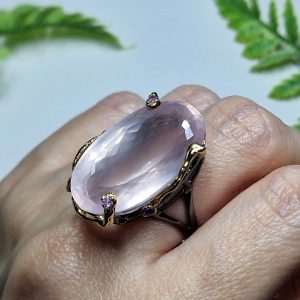 Кольцо серебро природный розовый кварц