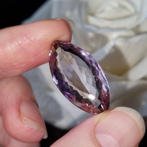 Натуральный камень аметрин