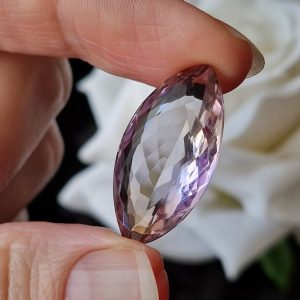 Природный камень аметрин