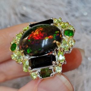 Кольцо серебро природный чёрный опал + турмалин + диопсид + хризолит