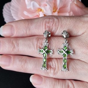 Серьги серебро природный хромдиопсид