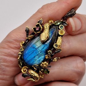 Кулон серебро природный лабрадорит