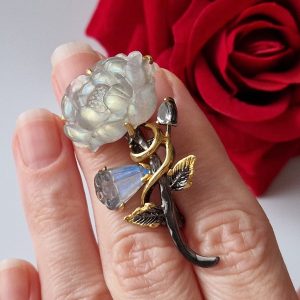 Брошь серебро природный лабрадор