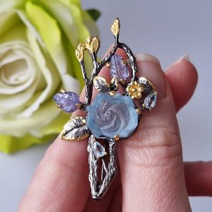 Брошь серебро натуральный аквамарин + танзанит + топаз