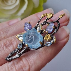 Брошь серебро природный аквамарин + танзанит + топаз