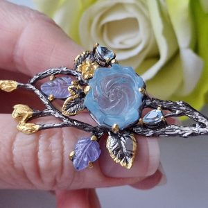 Брошь серебро природный аквамарин + танзанит + топаз