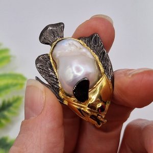 Брошь серебро натуральный барочный жемчуг