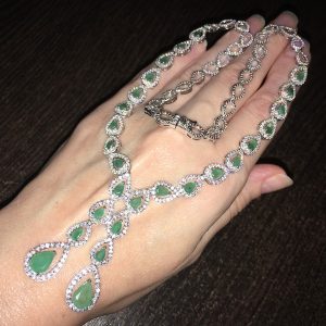 Ожерелье серебро природный изумруд