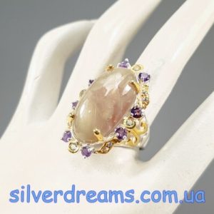 Перстень серебро натуральный золотистый сапфир