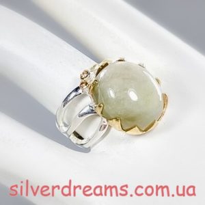 Перстень серебро натуральный золотистый сапфир