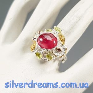 Кольцо серебро природный рубин хризолит родолит