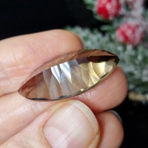 Натуральный дымчатый кварц маркиз 30х14 мм