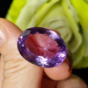 Природный камень аметист 22 карата