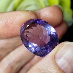 Крупный натуральный аметист 28 карат