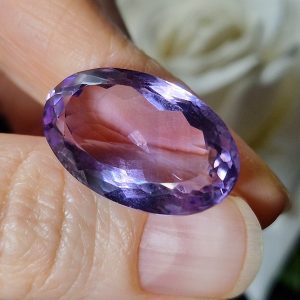 Крупный природный аметист 22 карата
