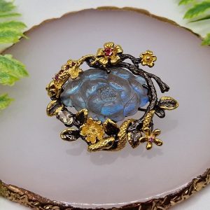 Брошь серебро природный лабрадорит