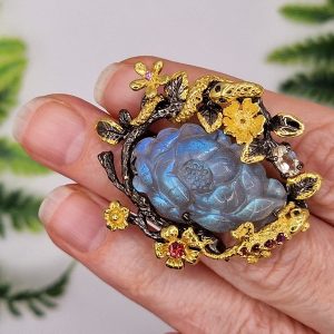 Брошь серебро природный лабрадор