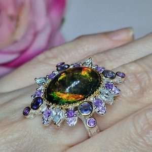 Кольцо серебро природный радужный чёрный опал + иолит + топаз + аметист