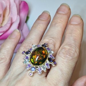 Перстень серебро натуральный радужный чёрный опал + иолит + топаз + аметист
