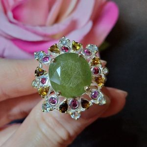 Кольцо серебро природный зелёный сапфир + турмалин + топаз + родолит