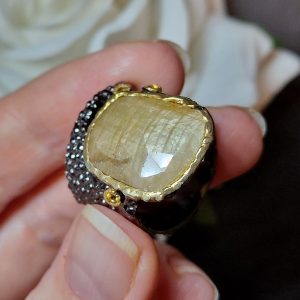 Кольцо серебро природный жёлтый сапфир