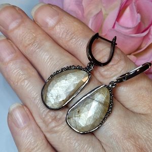 Серьги серебро природный золотистый сапфир