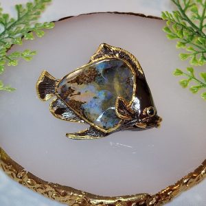 Брошь серебро природный болдер опал