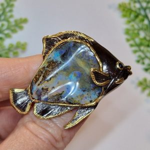 Брошь серебро натуральный болдер опал
