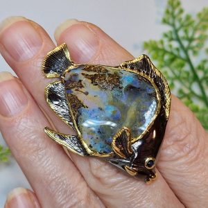 Брошь серебро натуральный болдер опал
