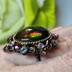 Перстень серебро натуральный чёрный опал + топаз + родолит