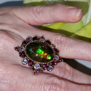 Кольцо серебро природный чёрный опал + топаз + родолит