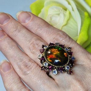 Перстень серебро натуральный чёрный опал + топаз + родолит