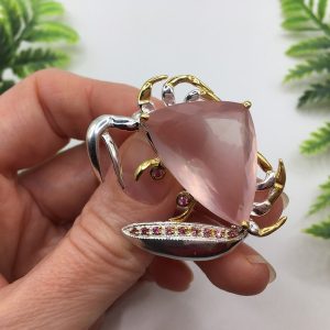 Брошь серебро натуральный розовый кварц