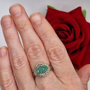 Кольцо серебро природный изумруд + шампань-сапфир
